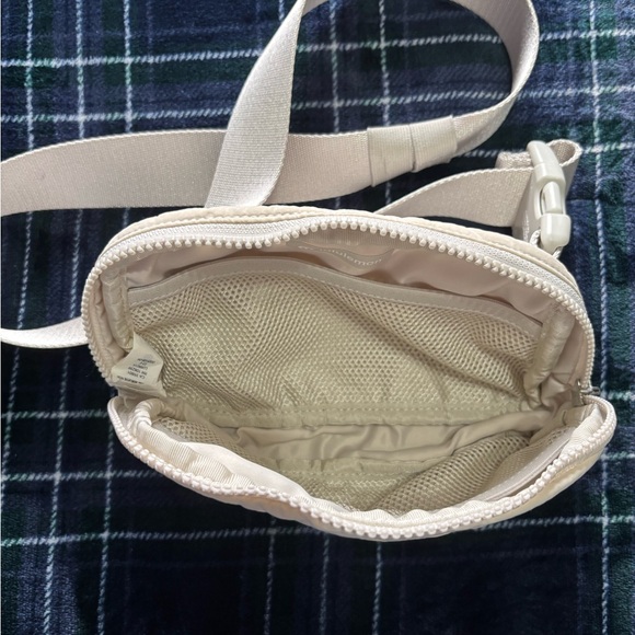 Lululemon Cream Everywhere Belt Bag - Picture 4 of 7